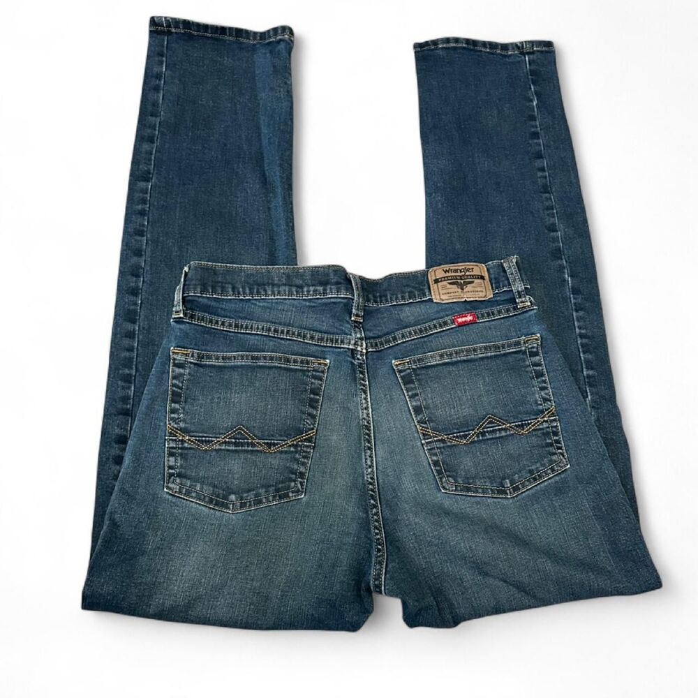 Wrangler Men's Blue and Navy Jeans